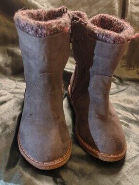 Target Girls Size 10 Grey Faux Suede Side Zip Winter Boots Sweater Cuff Back Tie